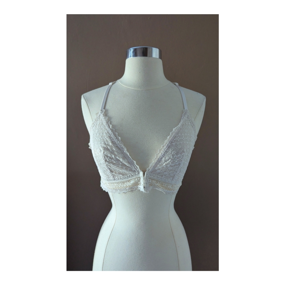 Victoria's Secret Lace Bralette w/ Front Clasp